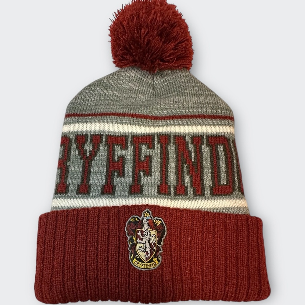 Harry Potter Gryffindor House Hat Pom Beanie Knit Winter Unisex One Size age 14+